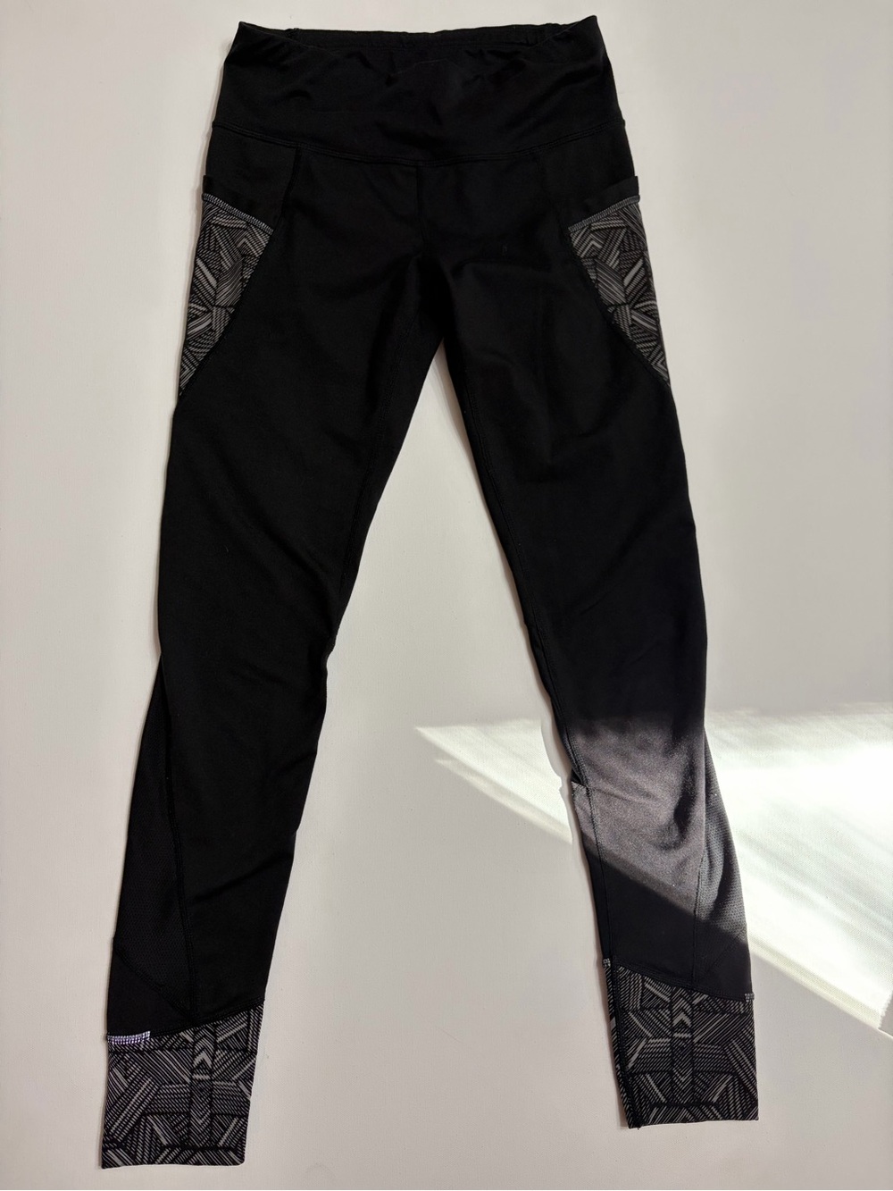 Athleta Black Leggings with Geometric Trim size XS comfy activewear stretchy